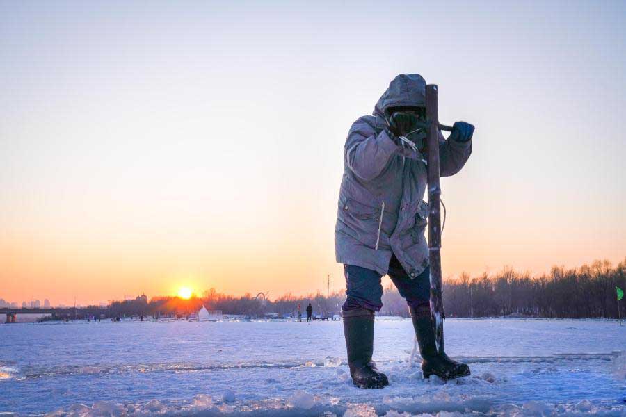 哈爾濱(bīn)冬季采冰 采冰工(gōng)具