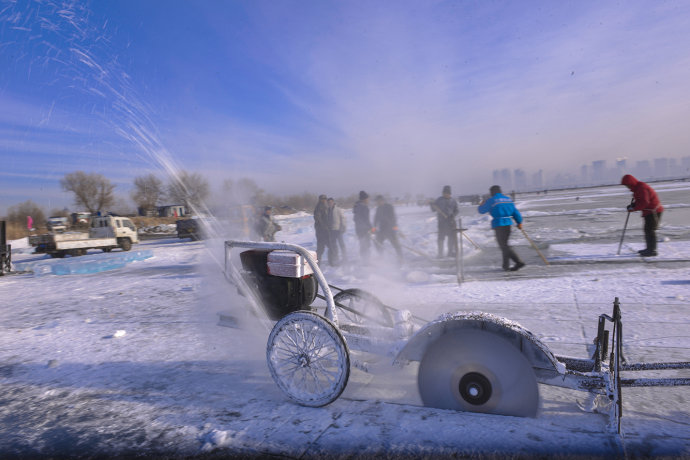 哈爾濱冬季(jì)采冰 采冰工具(ju)