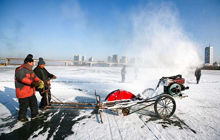 鋸(ju)冰車采(cai)冰工具(ju)