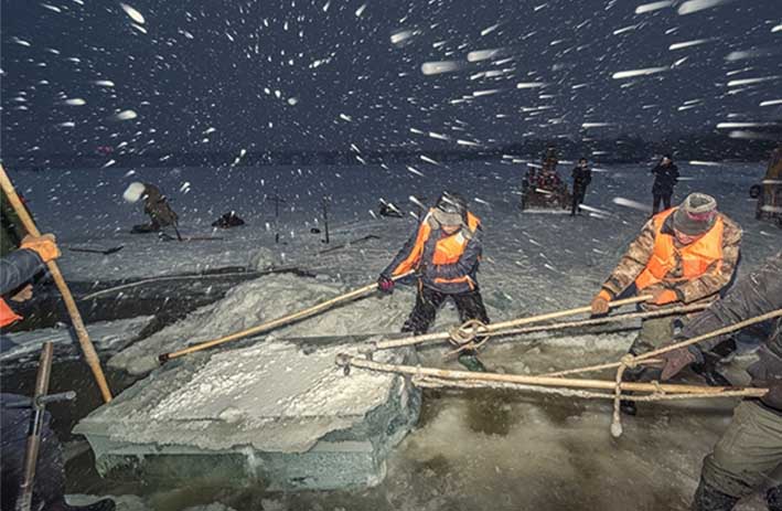 哈爾(ěr)濱冬季(ji)采冰 采(cǎi)冰工具(jù)